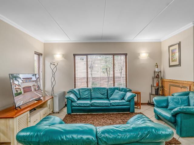 3 Bedroom House For Sale in Glenvista