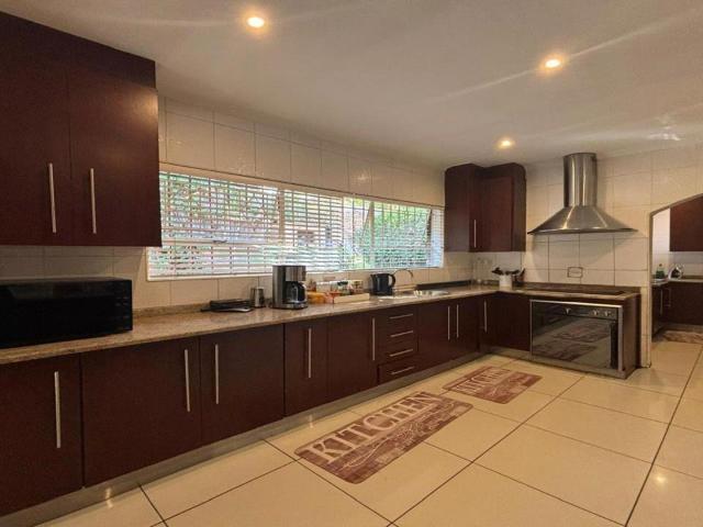 3 Bedroom House For Sale in Glenvista