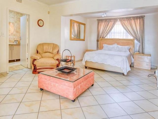 3 Bedroom House For Sale in Glenvista