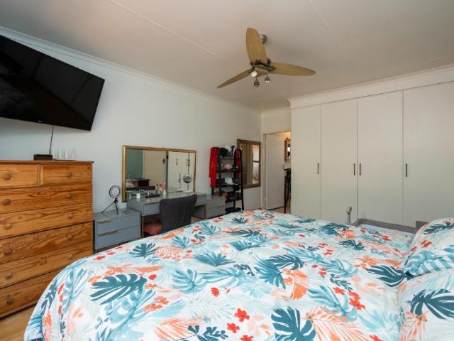 3 Bedroom House For Sale in Glenvista