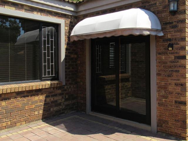 3 Bedroom House For Sale in Glenvista