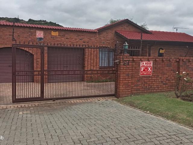 3 Bedroom House For Sale in Glenvista
