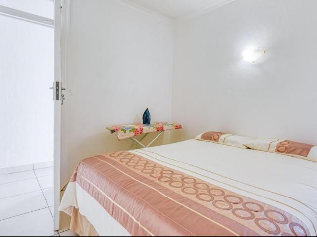 3 Bedroom House For Sale in Glenvista