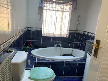 3 Bedroom House For Sale in Glenvista