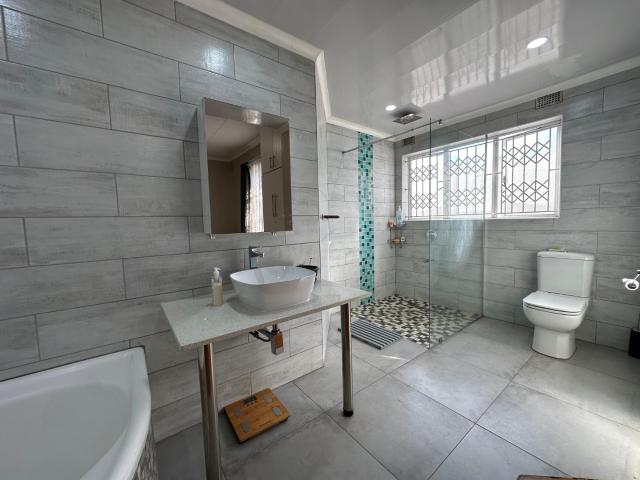 3 Bedroom House For Sale in Glenwood