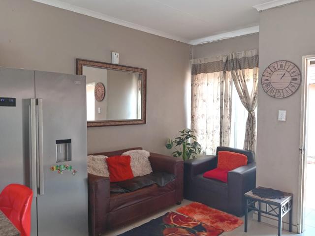 3 Bedroom House For Sale in Greenhills
