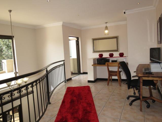 3 Bedroom House For Sale in Greenstone Hill
