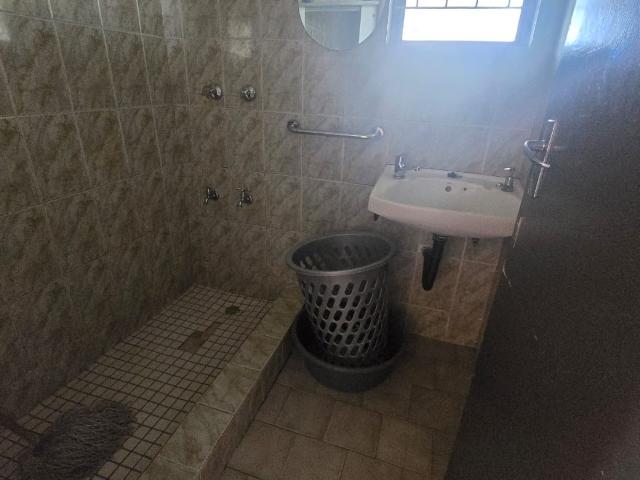 3 Bedroom House For Sale in Grosvenor