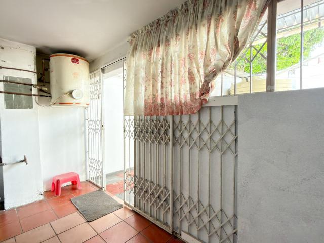 3 Bedroom House For Sale in Grove End
