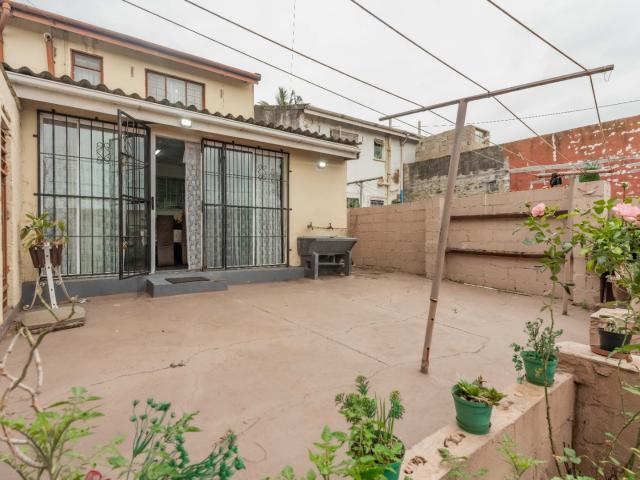 3 Bedroom House For Sale in Grove End