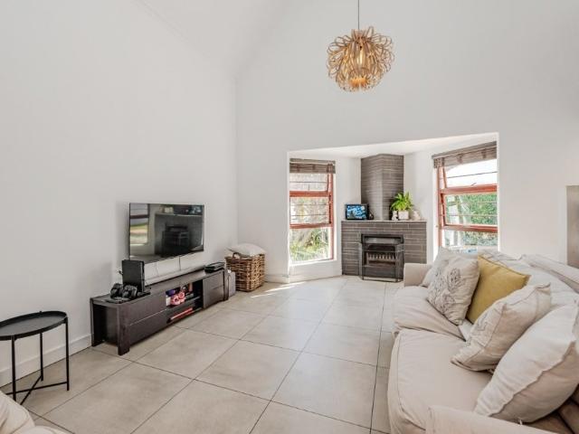 3 Bedroom House For Sale in Douglasdale