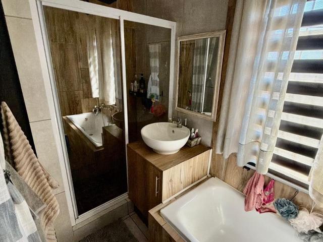 3 Bedroom House For Sale in Doringkruin