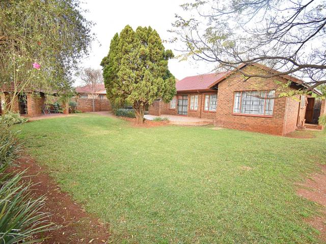 3 Bedroom House For Sale in Dawn Park