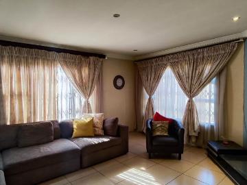 3 Bedroom House For Sale in Dawn Park