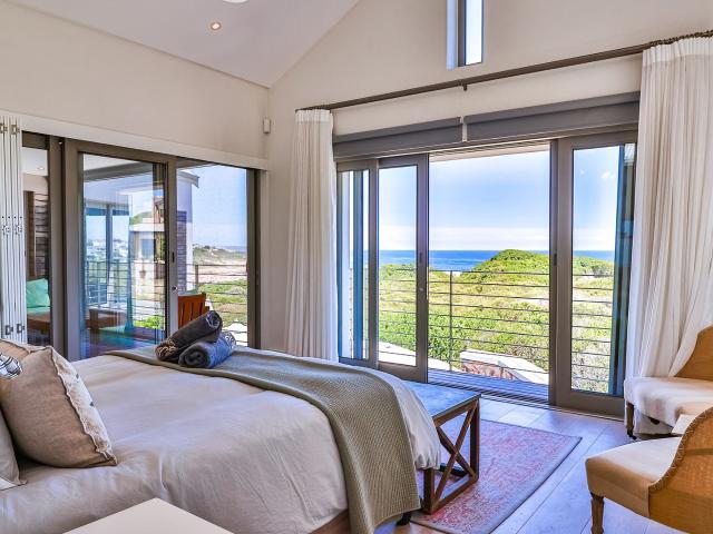 3 Bedroom House For Sale in De Kelders
