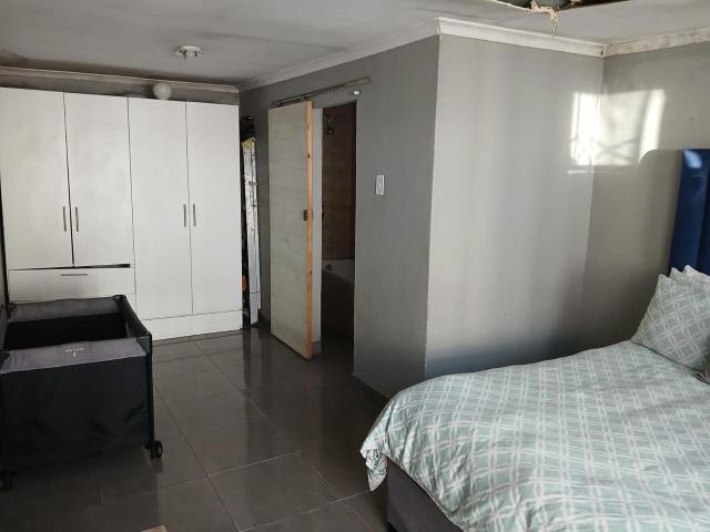 3 Bedroom House For Sale in Delft