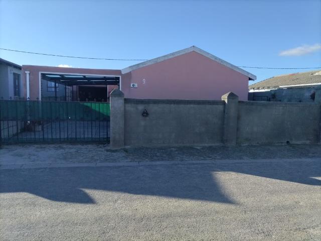 4 Bedroom House For Sale in Delft