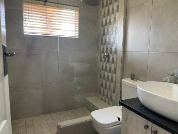 3 Bedroom House For Sale in Die Hoewes