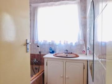 3 Bedroom House For Sale in Diepkloof