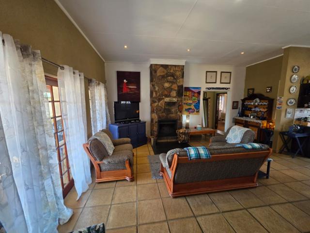 3 Bedroom House For Sale in Dullstroom