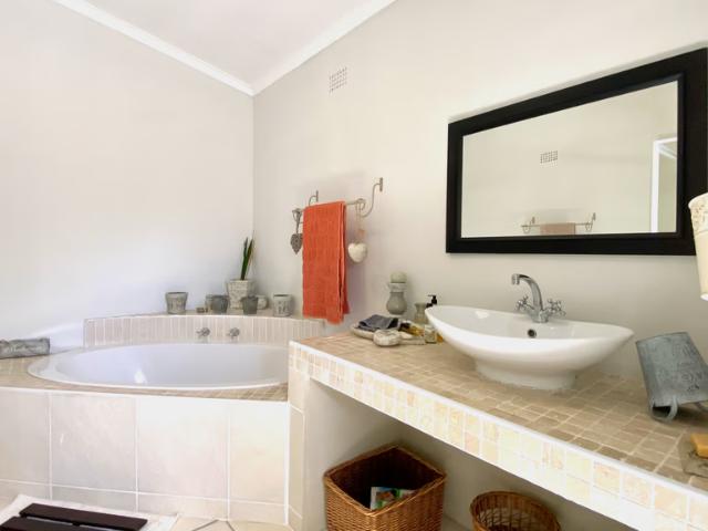 3 Bedroom House For Sale in Dwarskersbos