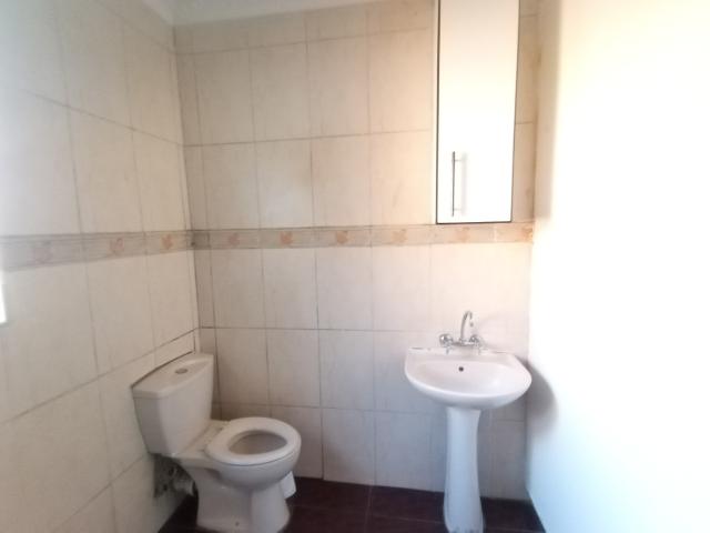 3 Bedroom House For Sale in Emdo Park