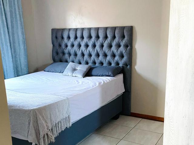3 Bedroom House For Sale in Emdo Park