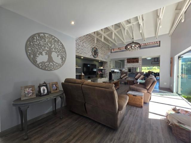 3 Bedroom House For Sale in Emfuleni Golf Estate