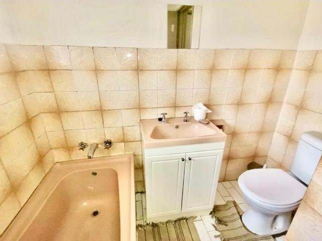 3 Bedroom House For Sale in Ennerdale South