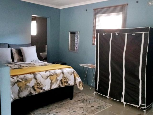 3 Bedroom House For Sale in Eastbury