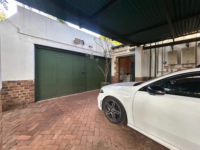 3 Bedroom House For Sale in Eastwood