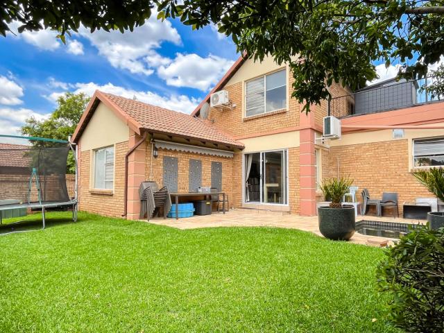 3 Bedroom House For Sale in Eden Glen