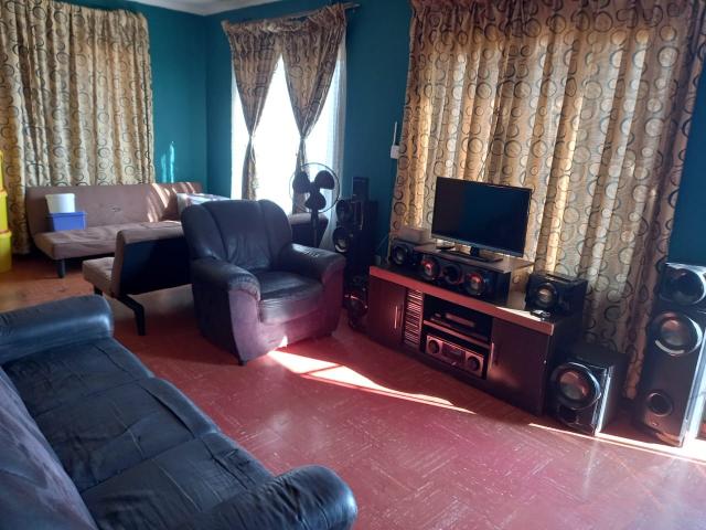 3 Bedroom House For Sale in Edendale N