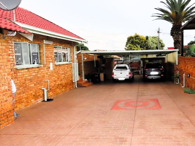 3 Bedroom House For Sale in Eersterust