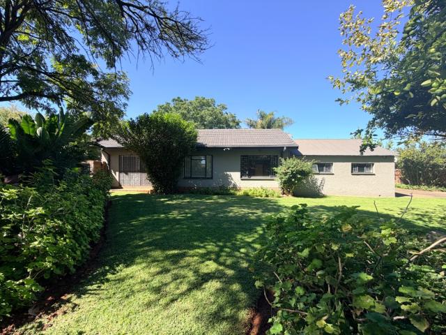3 Bedroom House For Sale in El Toro Park