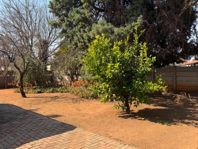 3 Bedroom House For Sale in Elandia