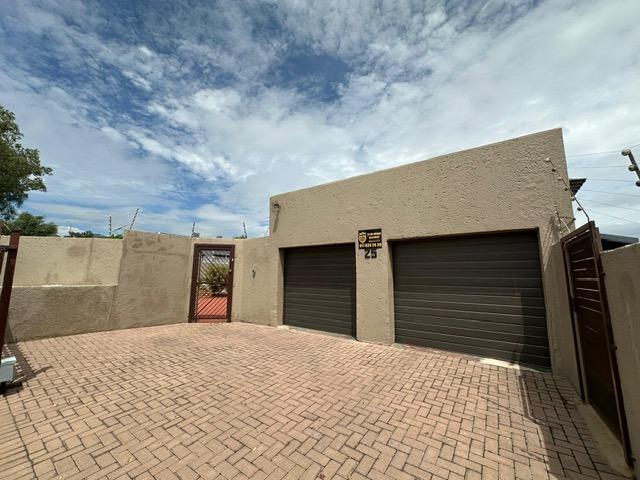 3 Bedroom House For Sale in Elandshaven