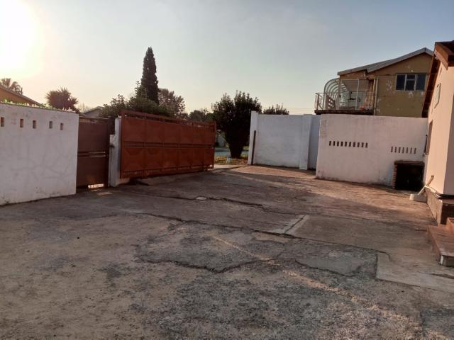 3 Bedroom House For Sale in Eldorado Park