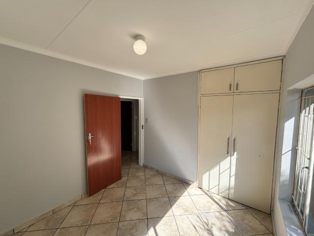 3 Bedroom House For Sale in Eldoraigne