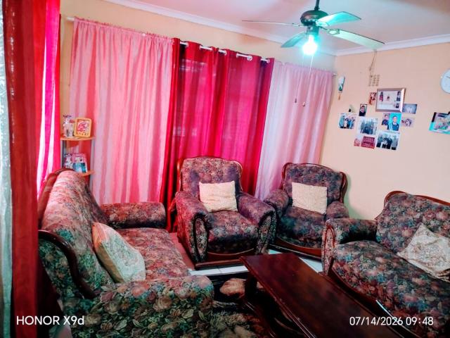 3 Bedroom House For Sale in Elsies River