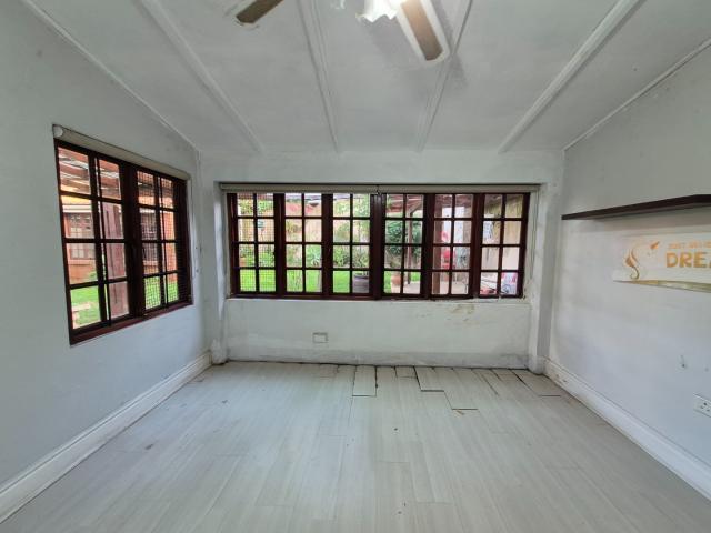 3 Bedroom House For Sale in Essenwood