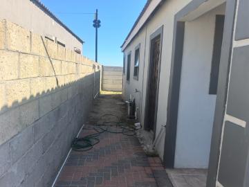 3 Bedroom House For Sale in Fairdale