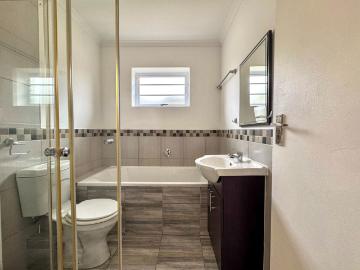 3 Bedroom House For Sale in Fairview