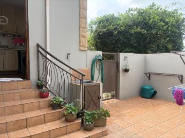 3 Bedroom House For Sale in Featherbrooke Estate