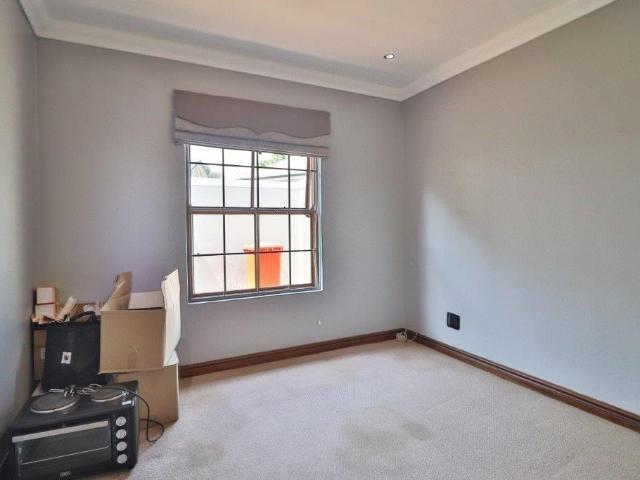 3 Bedroom House For Sale in Ferncliffe