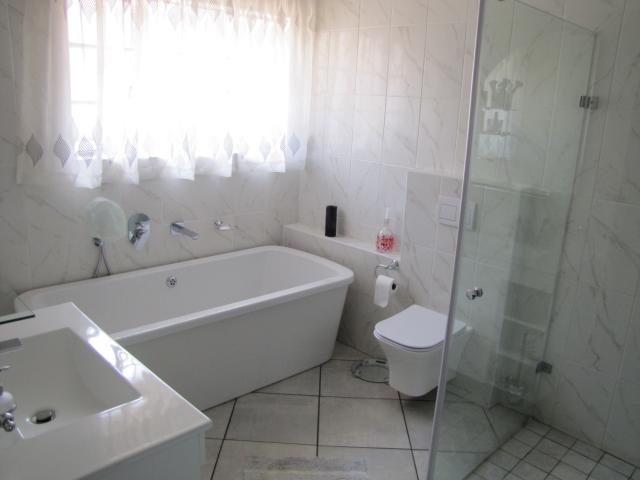 3 Bedroom House For Sale in Flora Gardens