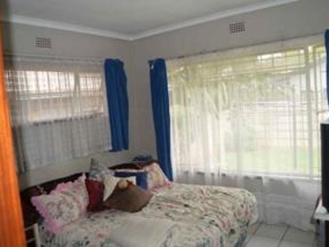 3 Bedroom House For Sale in Florentia