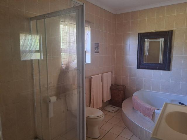 3 Bedroom House For Sale in Freeland Park