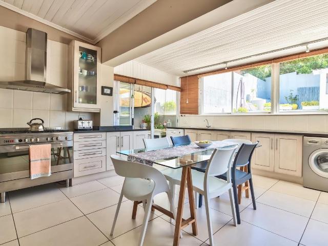 3 Bedroom House For Sale in Fresnaye