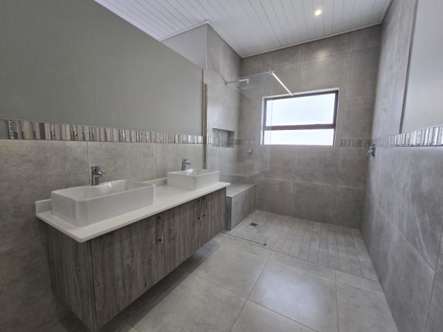 3 Bedroom House For Sale in Koro Creek Golf Estate